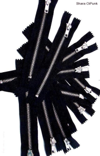 Punk KOVOVÝ zip 14 cm